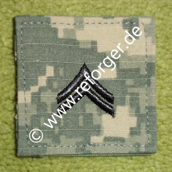 Rangabzeichen Corporal (CPL) für ACU-Uniformen im UCP (Universal Camouflage Pattern) oder AT-Digital Camouflage mit Velcro (Klettverschluss), offizielles militärisches Abzeichen