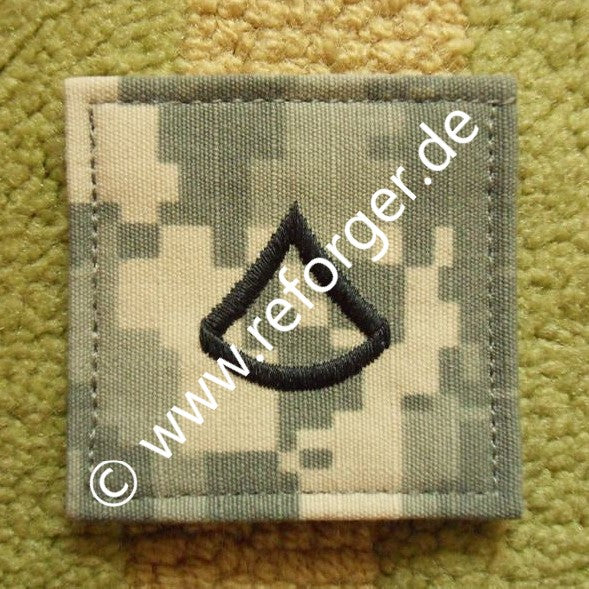 Rangabzeichen Private First Class (PFC) für ACU-Uniformen im UCP (Universal Camouflage Pattern) oder AT-Digital Camouflage mit Velcro (Klettverschluss), offizielles militärisches Abzeichen