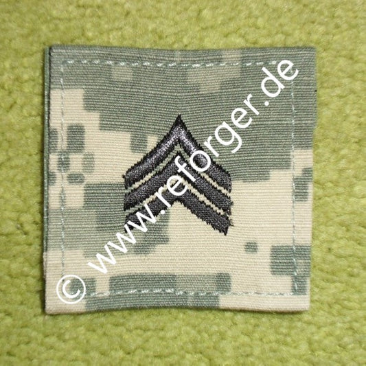 Rangabzeichen Sergeant (SGT) für ACU-Uniformen im UCP (Universal Camouflage Pattern) oder AT-Digital Camouflage mit Velcro (Klettverschluss), offizielles militärisches Abzeichen