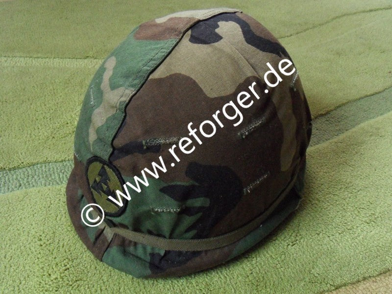 US M1 Army Helm mit Innenhelm und Woodland Bezug