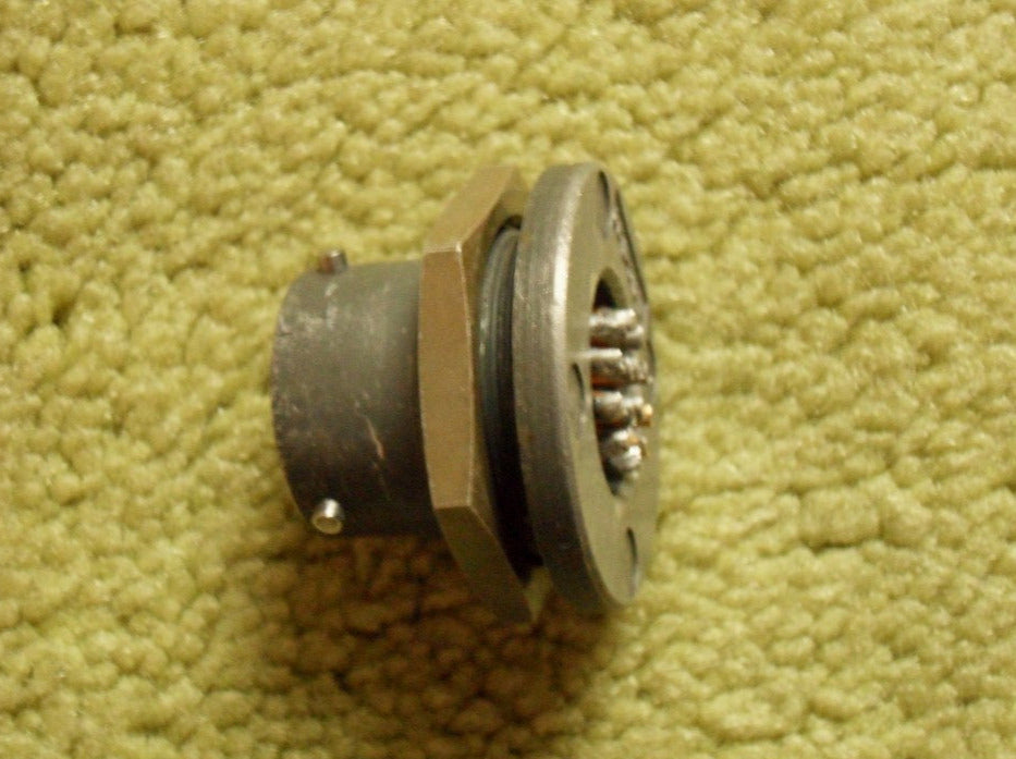 U-318/U Connector