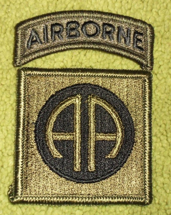 82nd Airborne Division Subdued Patch – US Army Aufnäher in grün und Tarnfarben für BDU Uniformen, „AA“ für „All Americans“, für den taktischen Einsatz