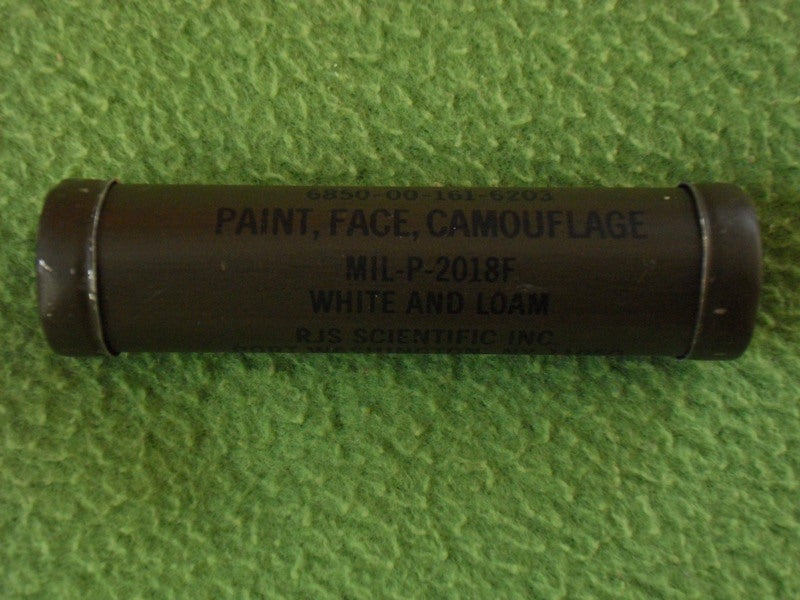 US Army Tarnstift für Gesichtstarnung, Camouflage Schminke in praktischer Stiftform, ideal für militärische und Outdoor-Einsätze